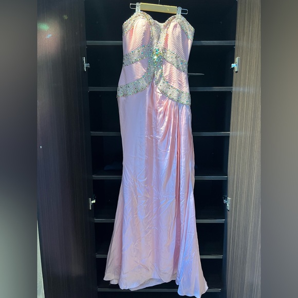 Dresses & Skirts - Silk strapless evening gown